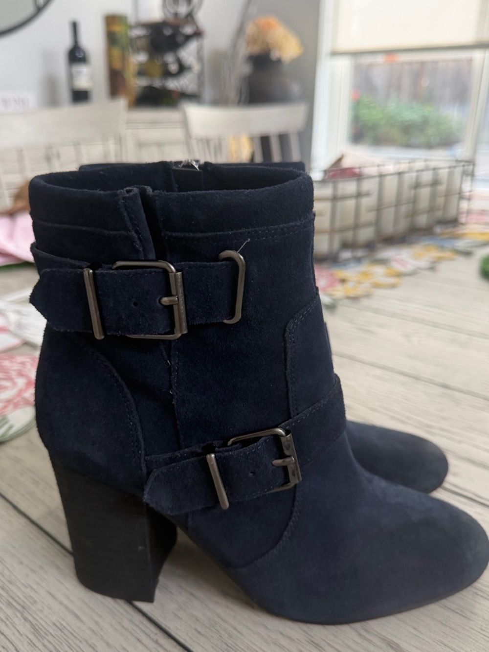 Vince Camuto Simlee Navy Suede Buckle Ankle Boots 7.5 M EUC